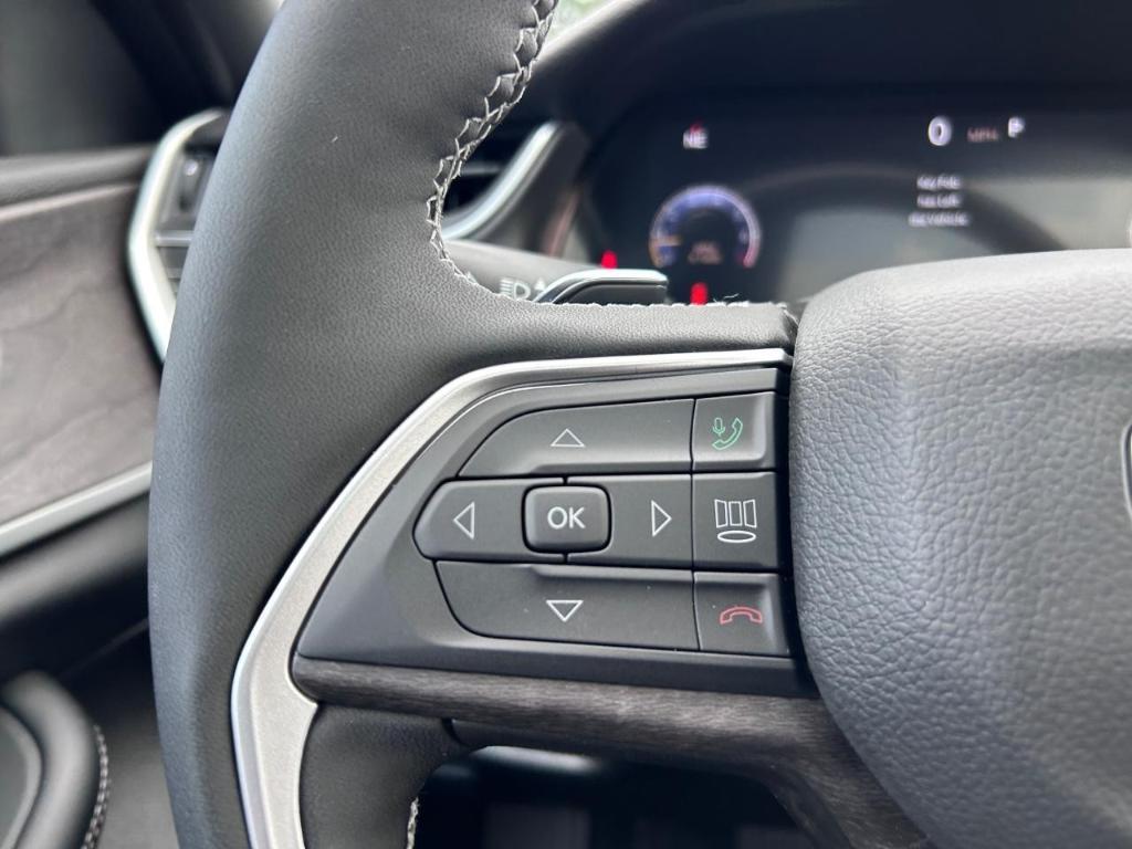 new 2025 Jeep Grand Cherokee car, priced at $35,745