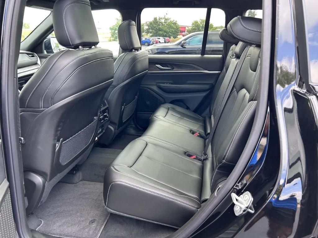 new 2025 Jeep Grand Cherokee car, priced at $35,745