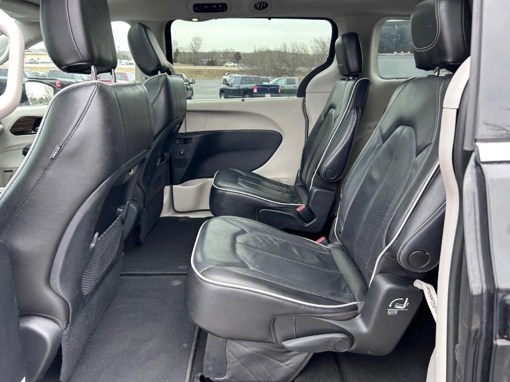 used 2022 Chrysler Pacifica car, priced at $25,181