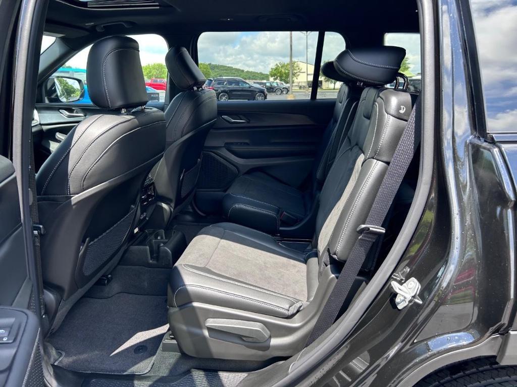 new 2025 Jeep Grand Cherokee L car, priced at $43,777