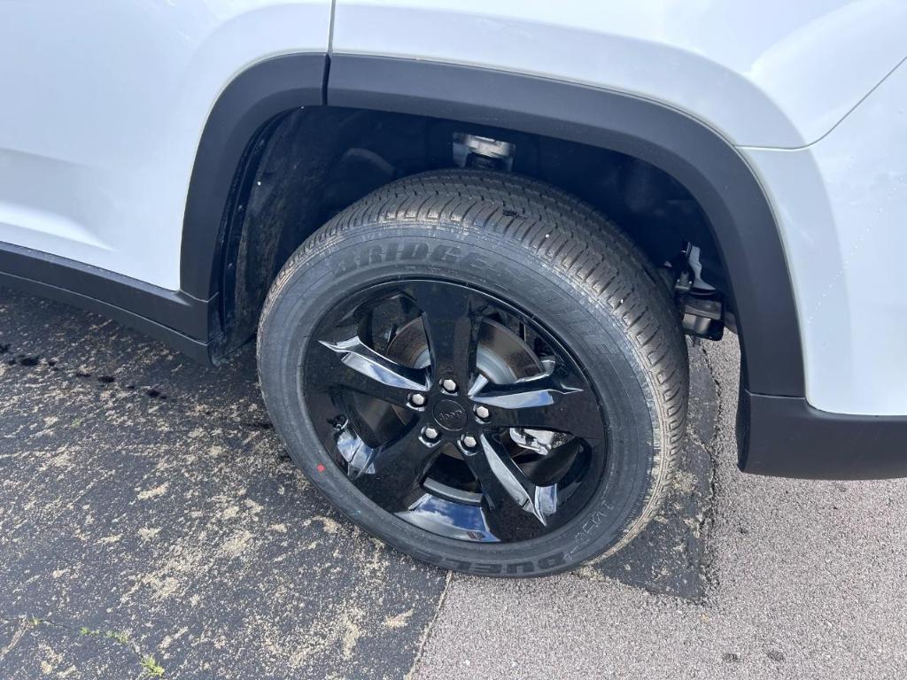 new 2025 Jeep Grand Cherokee car, priced at $44,555