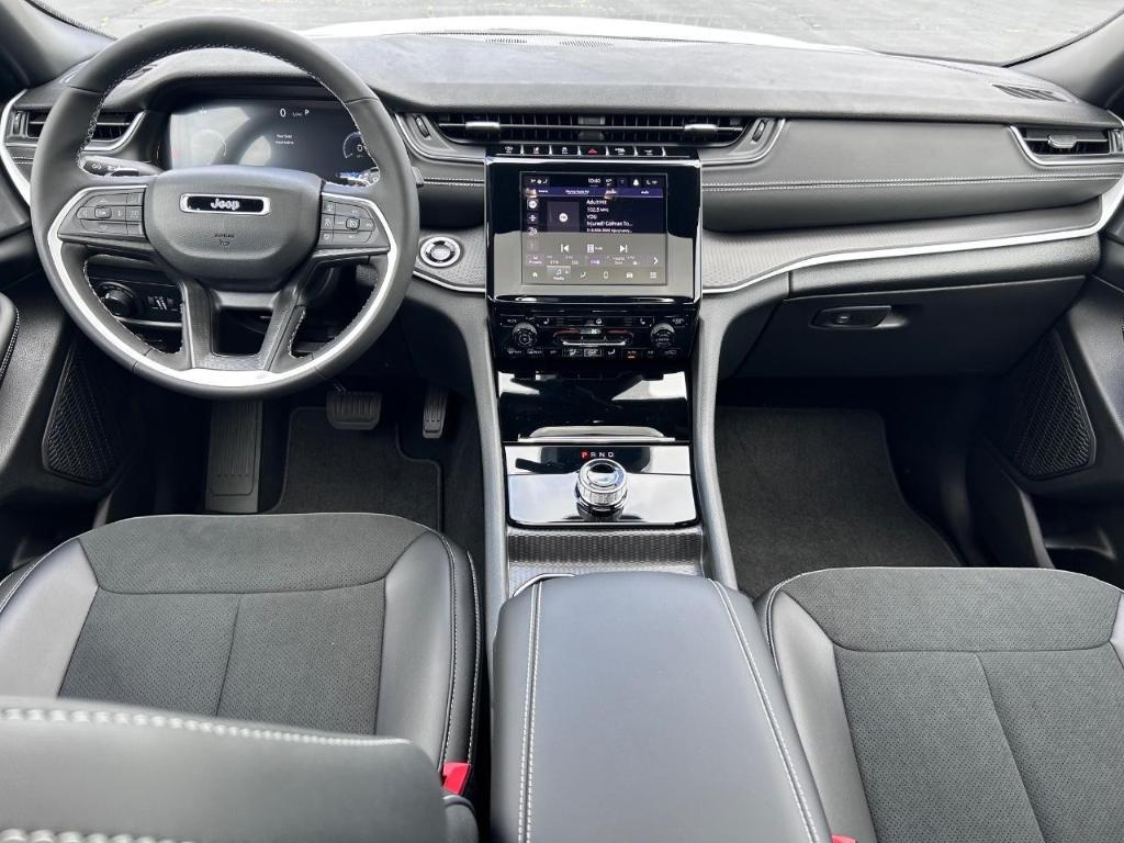 new 2025 Jeep Grand Cherokee car, priced at $44,555