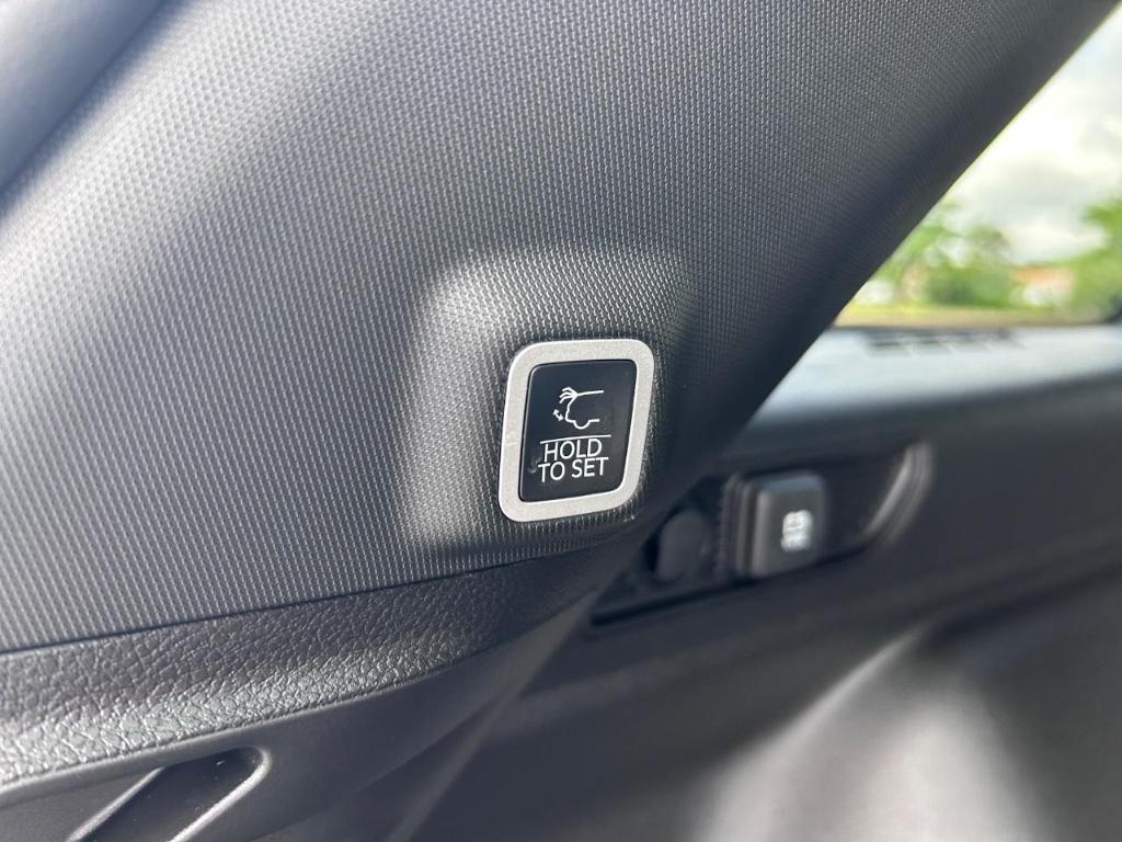 new 2025 Jeep Grand Cherokee car, priced at $44,555