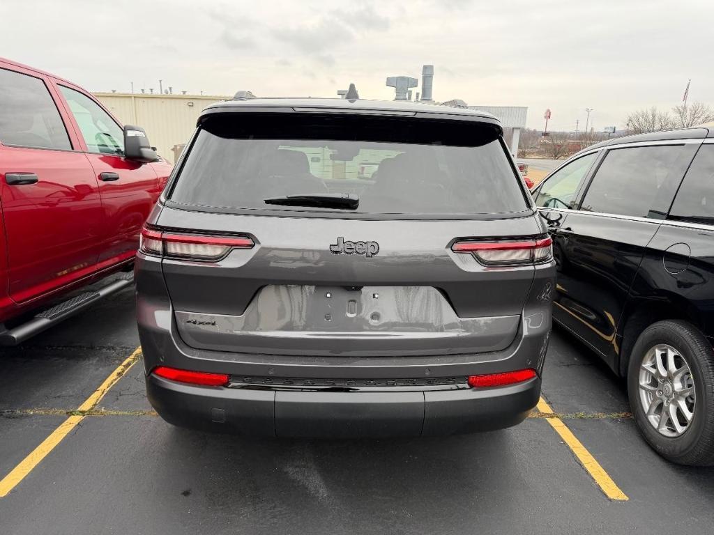 new 2025 Jeep Grand Cherokee L car, priced at $42,095