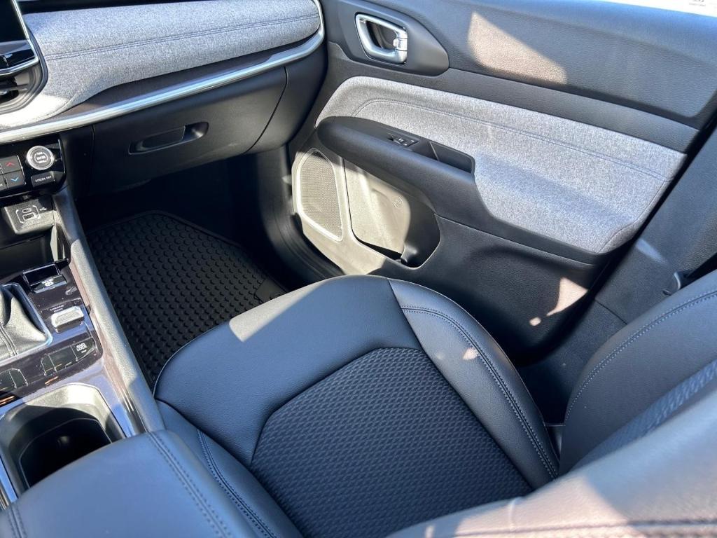 new 2024 Jeep Compass car, priced at $26,499