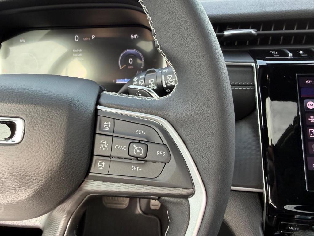 new 2025 Jeep Grand Cherokee car, priced at $37,945