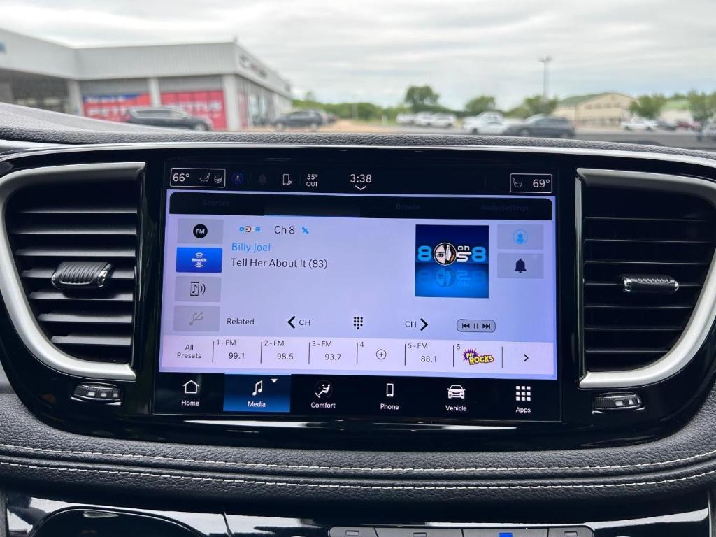 used 2021 Chrysler Pacifica car, priced at $23,617
