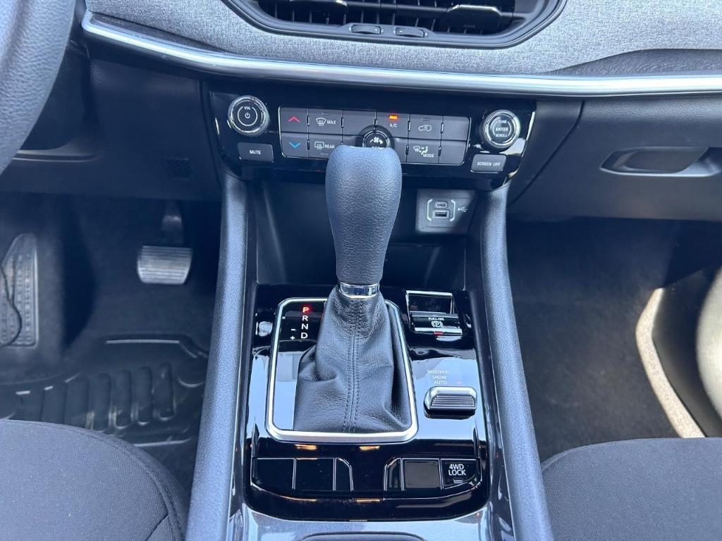 new 2025 Jeep Compass car, priced at $27,495