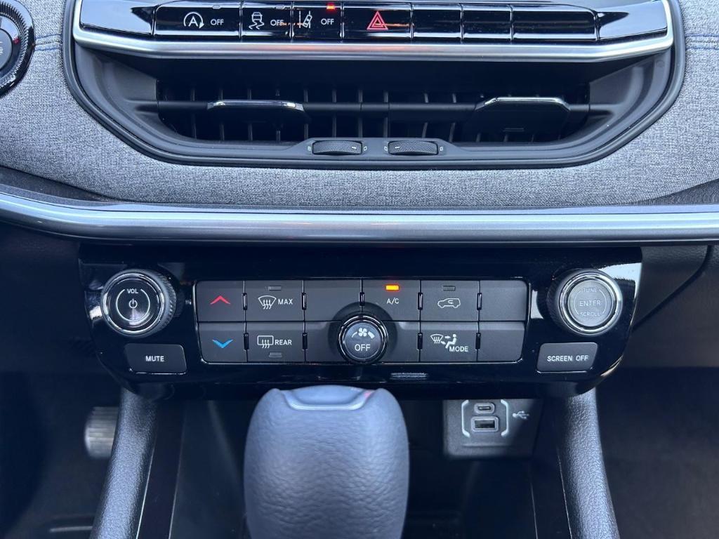 new 2025 Jeep Compass car, priced at $27,495