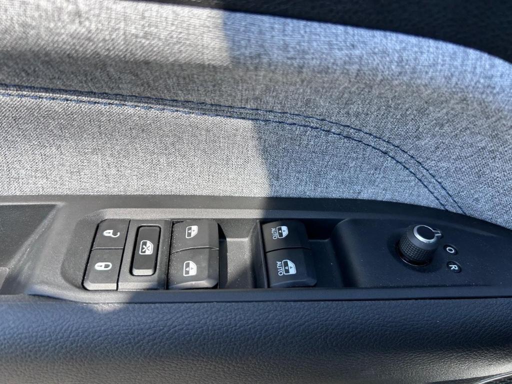new 2025 Jeep Compass car, priced at $27,495