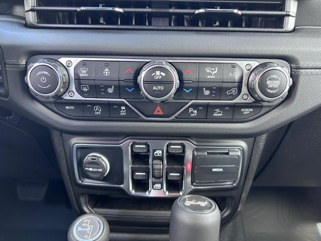 new 2025 Jeep Wrangler car, priced at $57,227
