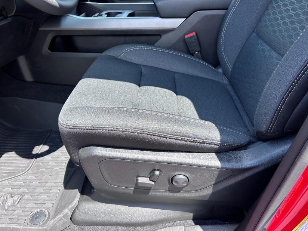 new 2025 Ram 1500 car, priced at $46,556