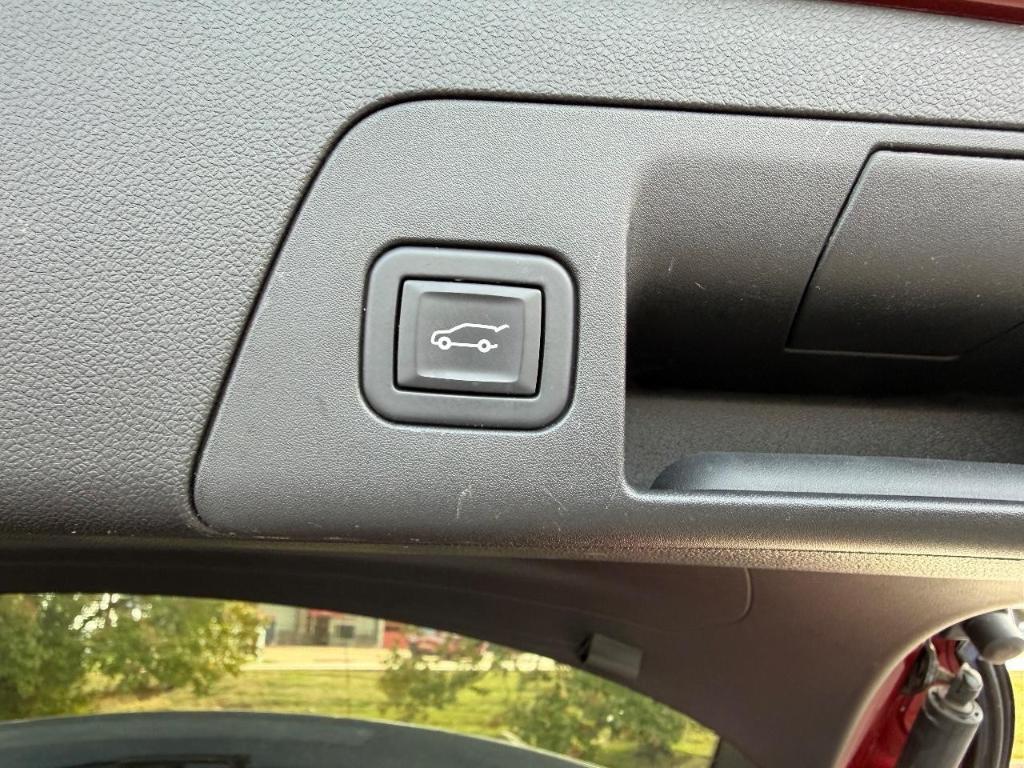 used 2021 Buick Envision car, priced at $22,938