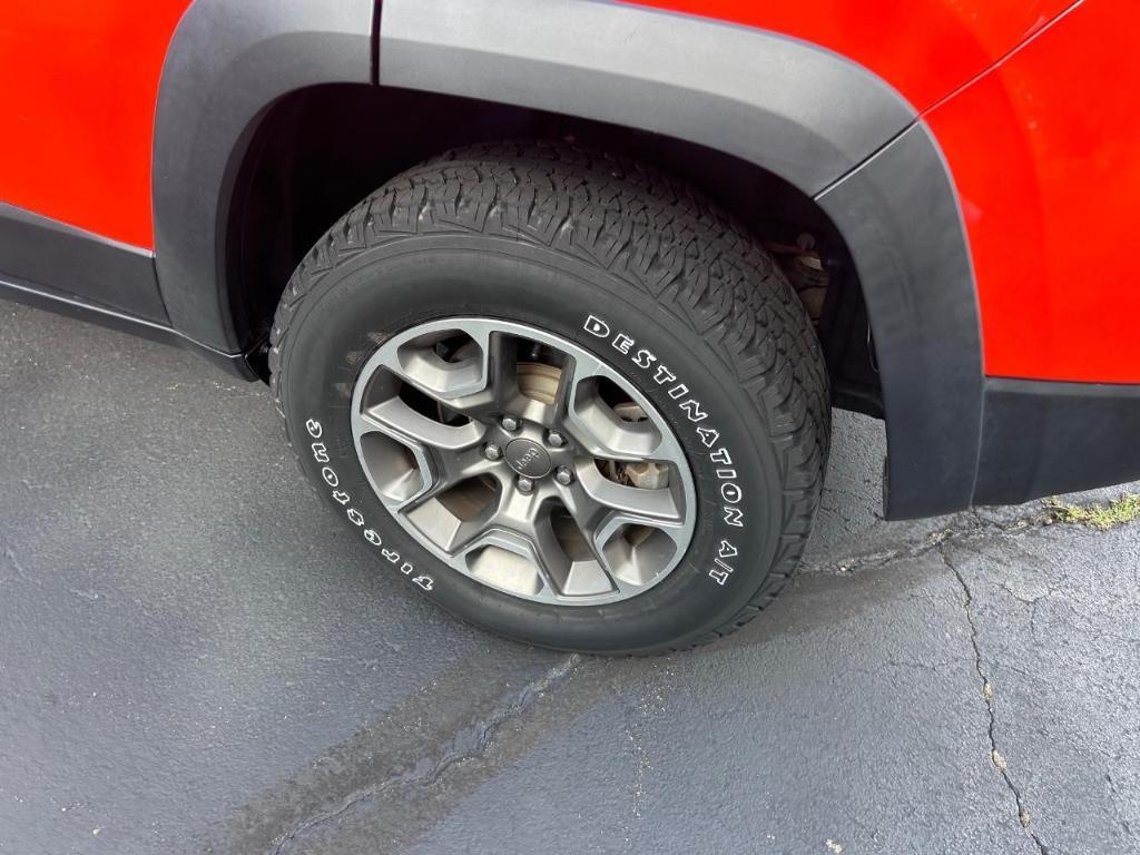 used 2021 Jeep Cherokee car, priced at $22,852