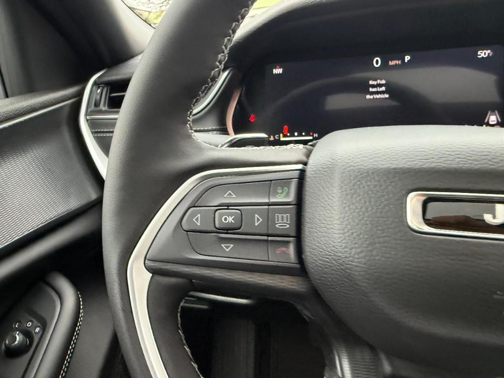 new 2025 Jeep Grand Cherokee car, priced at $33,345