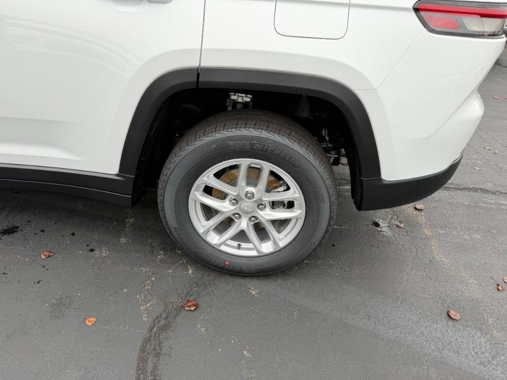 new 2025 Jeep Grand Cherokee car, priced at $33,345