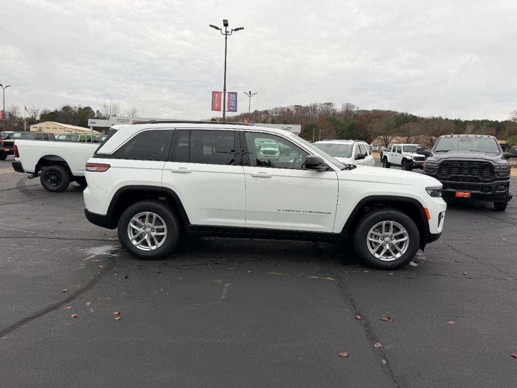 new 2025 Jeep Grand Cherokee car, priced at $33,345