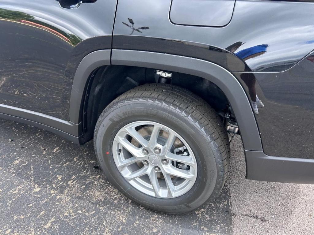 new 2025 Jeep Grand Cherokee L car, priced at $42,929