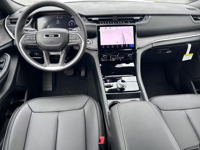 new 2025 Jeep Grand Cherokee car, priced at $49,635