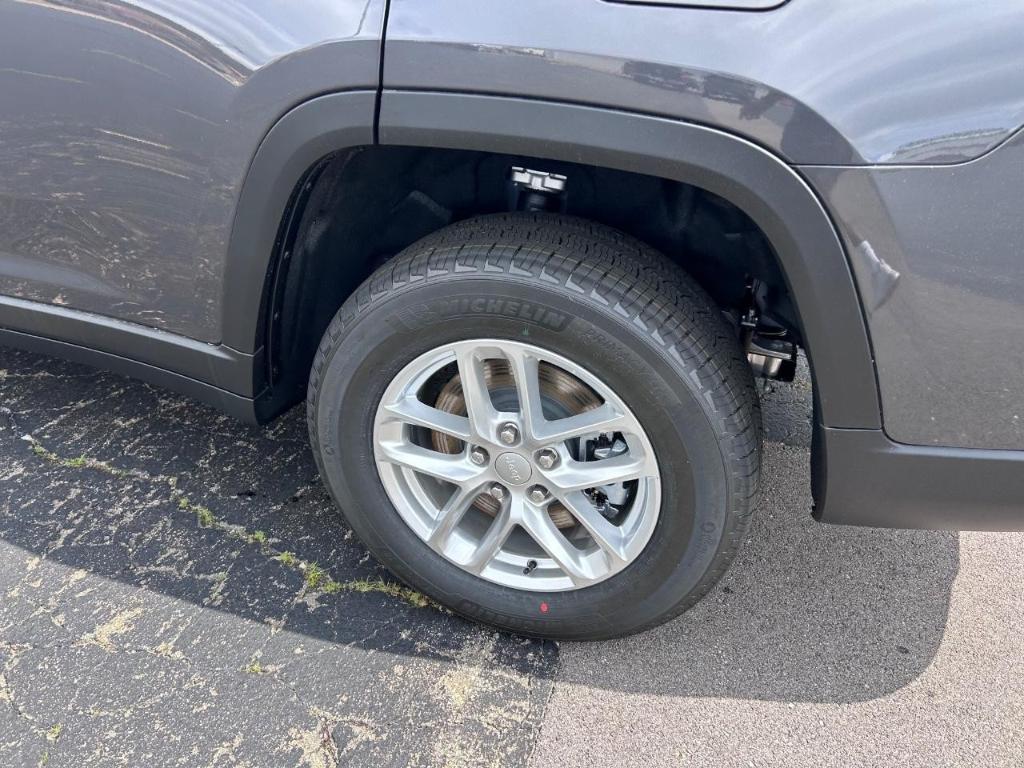 new 2025 Jeep Grand Cherokee L car, priced at $42,929