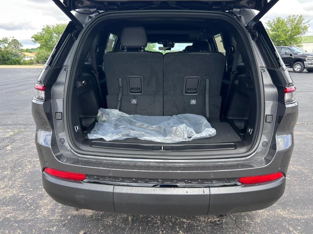 new 2025 Jeep Grand Cherokee L car, priced at $46,717
