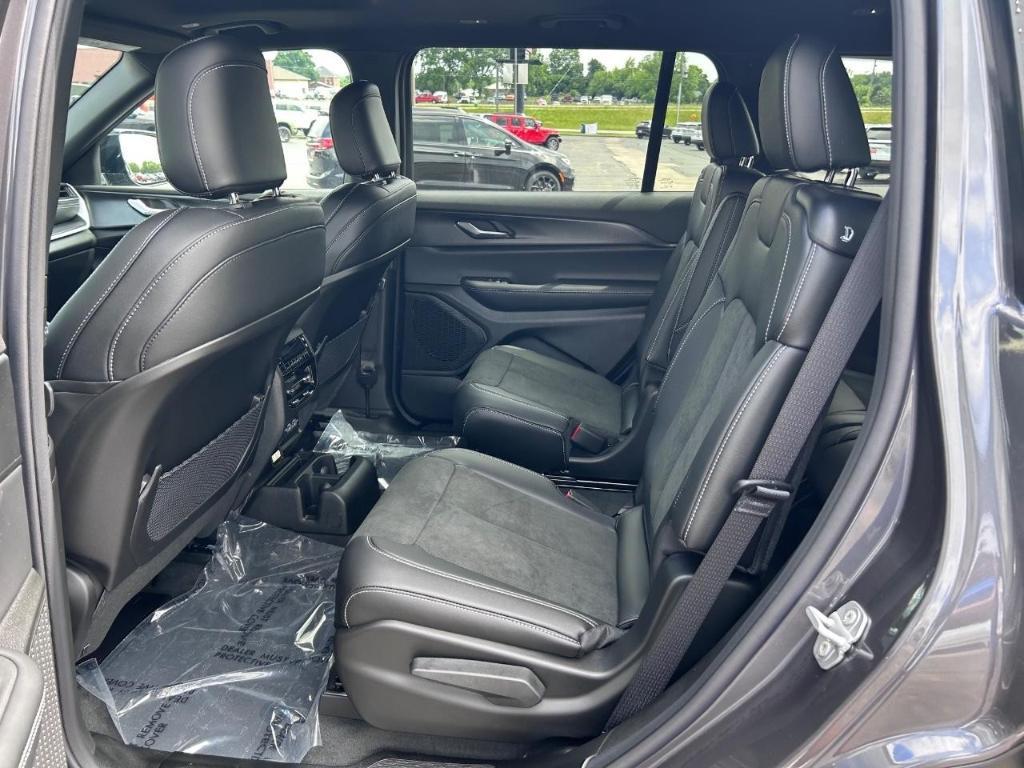 new 2025 Jeep Grand Cherokee L car, priced at $46,717