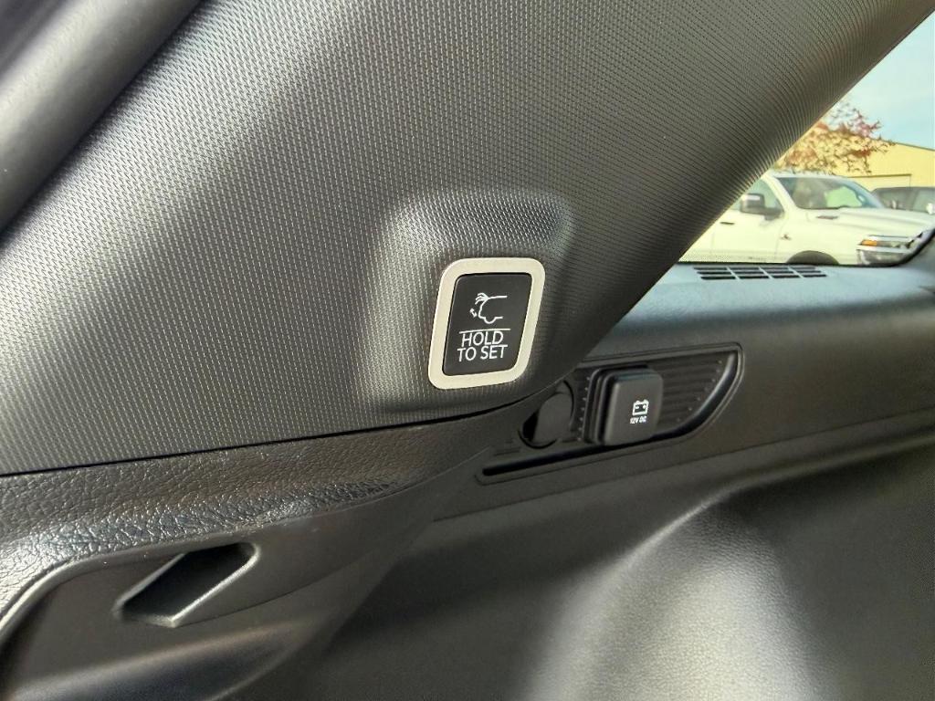 new 2025 Jeep Grand Cherokee car, priced at $40,309