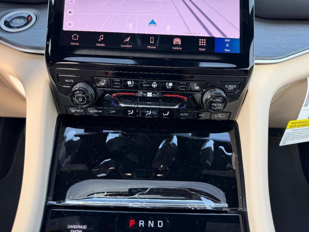 new 2025 Jeep Grand Cherokee car, priced at $40,309