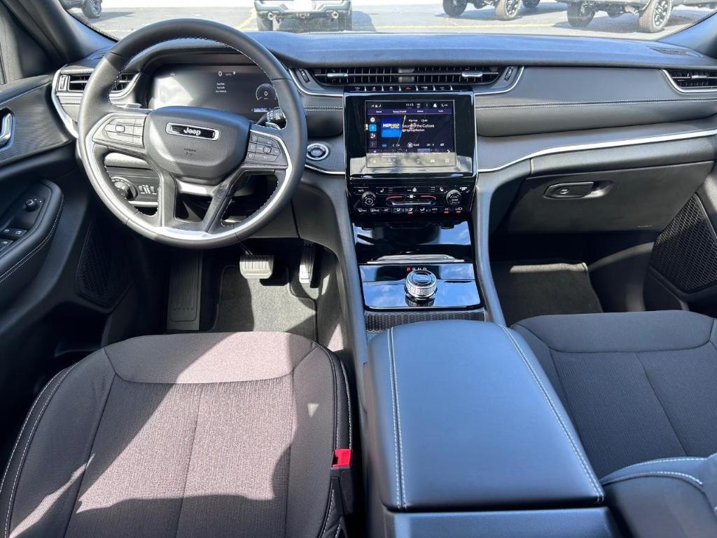 new 2025 Jeep Grand Cherokee L car, priced at $35,609