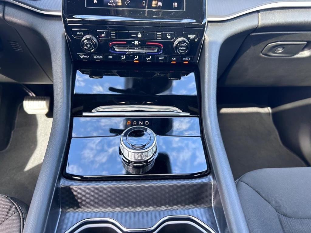 new 2025 Jeep Grand Cherokee L car, priced at $35,609