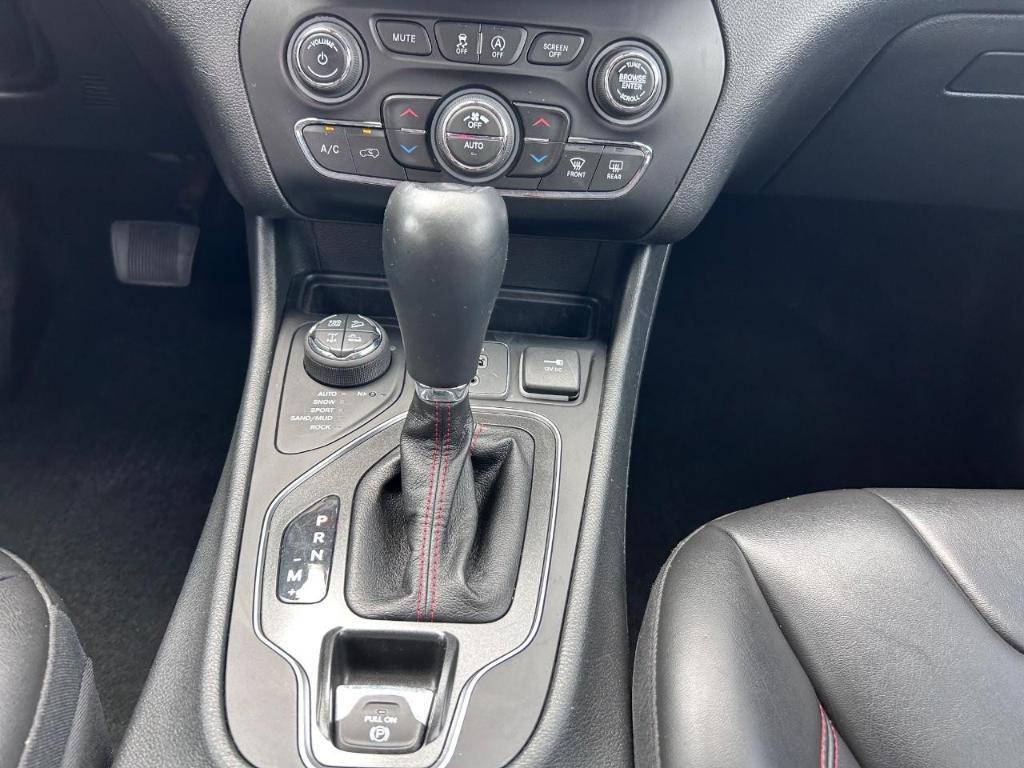 used 2021 Jeep Cherokee car, priced at $25,555