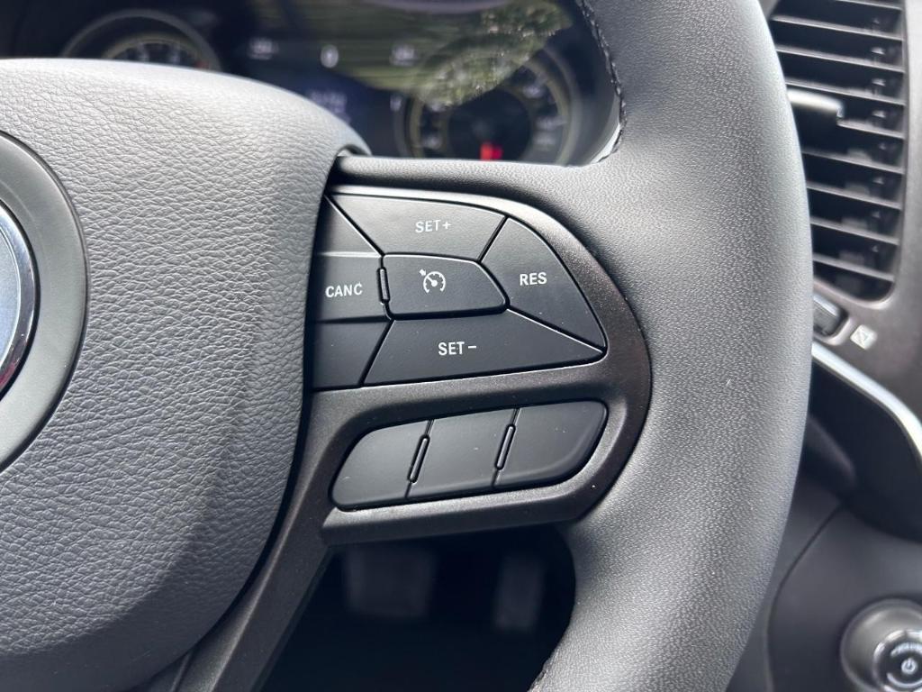 used 2021 Jeep Cherokee car, priced at $25,555