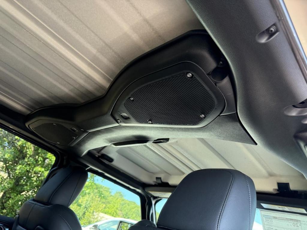 new 2025 Jeep Wrangler car, priced at $52,727