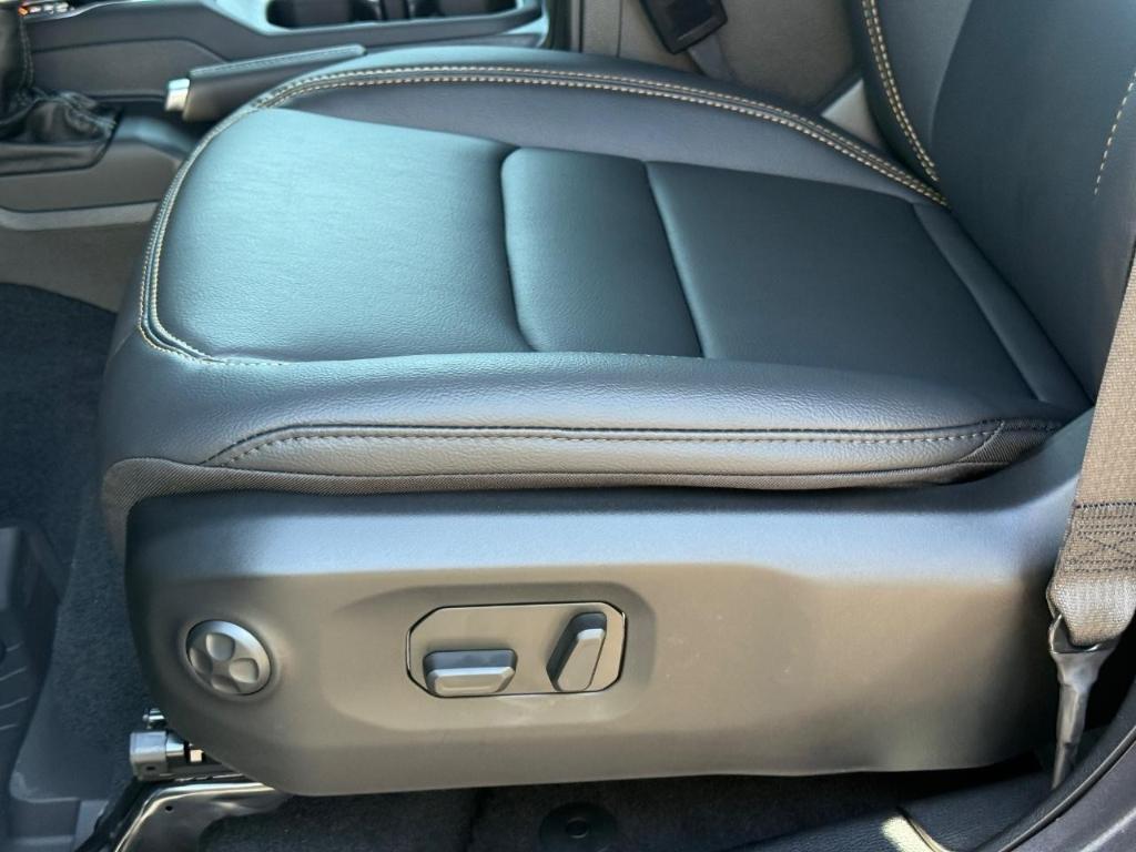 new 2025 Jeep Wrangler car, priced at $52,727