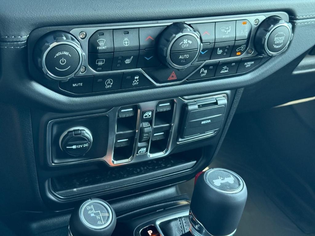 new 2025 Jeep Wrangler car, priced at $52,727
