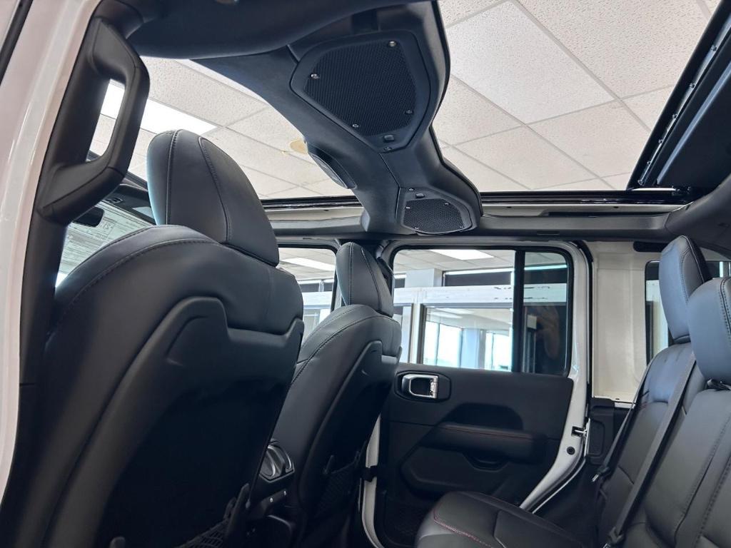 new 2025 Jeep Wrangler car, priced at $66,555