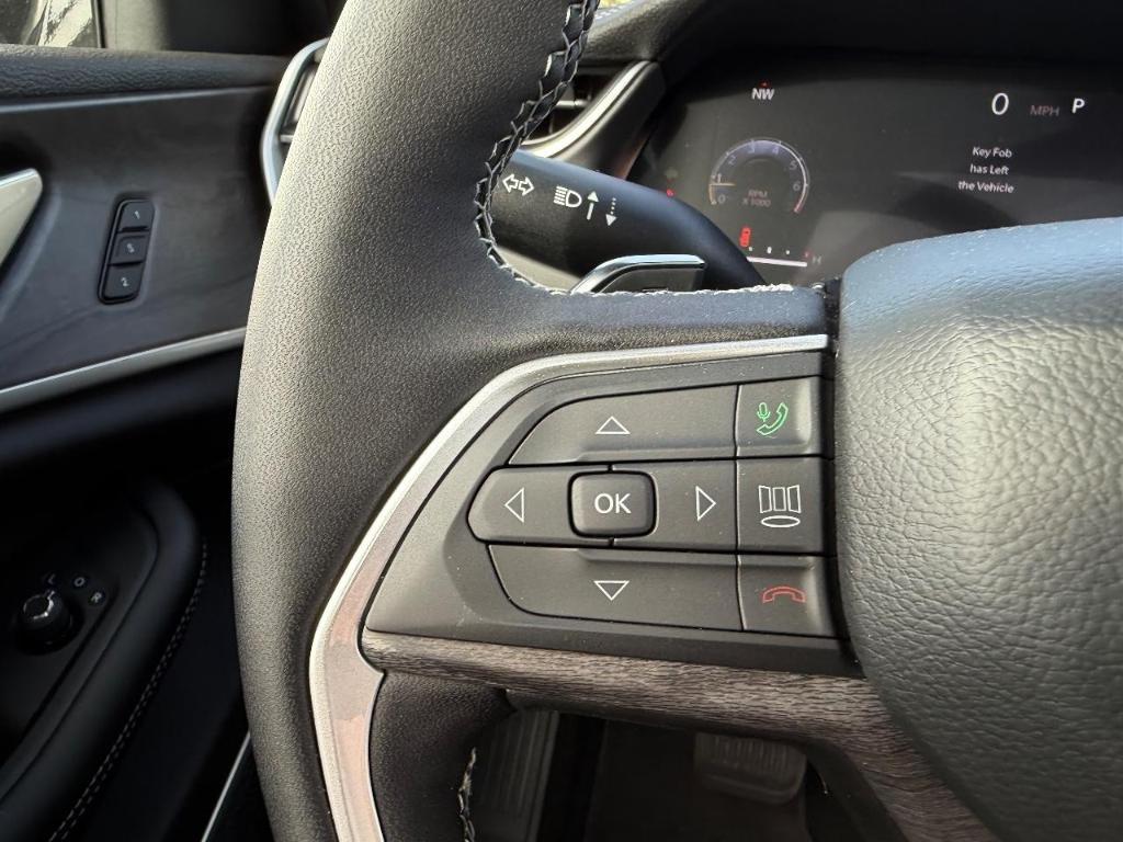 new 2025 Jeep Grand Cherokee L car, priced at $48,195