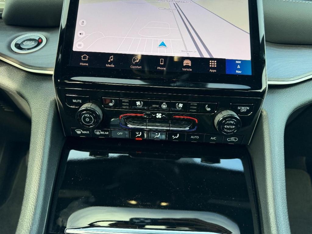 new 2025 Jeep Grand Cherokee L car, priced at $48,195