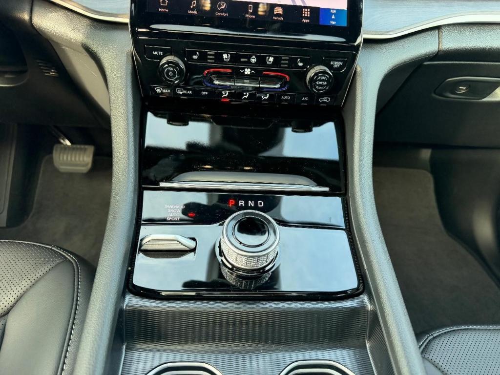 new 2025 Jeep Grand Cherokee L car, priced at $48,195