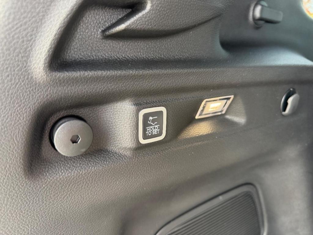 new 2025 Jeep Grand Cherokee L car, priced at $48,195