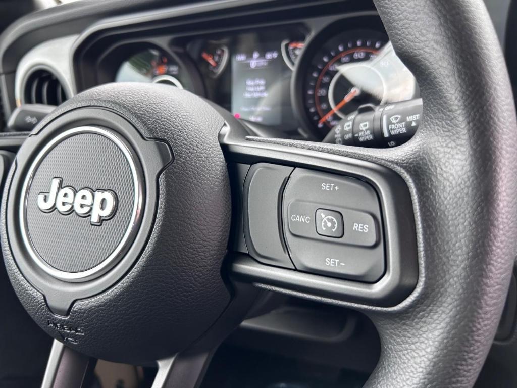 new 2025 Jeep Wrangler car, priced at $35,307