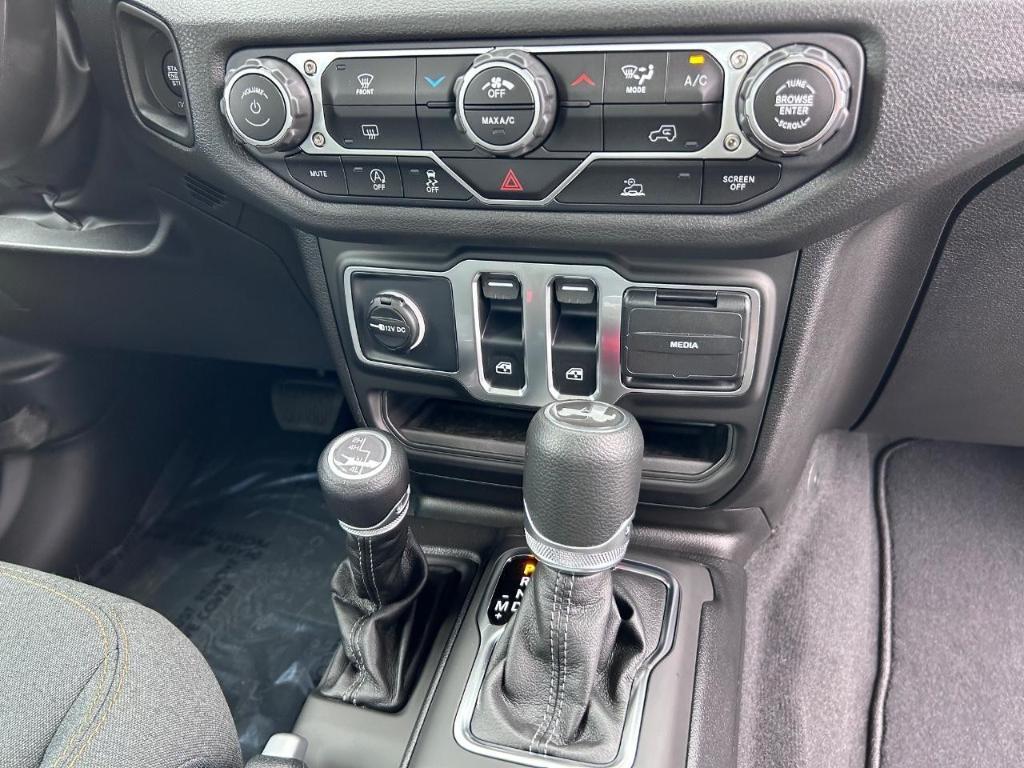 new 2025 Jeep Wrangler car, priced at $35,307