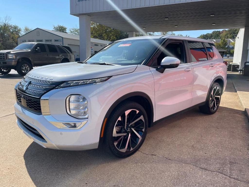 used 2024 Mitsubishi Outlander car, priced at $22,942