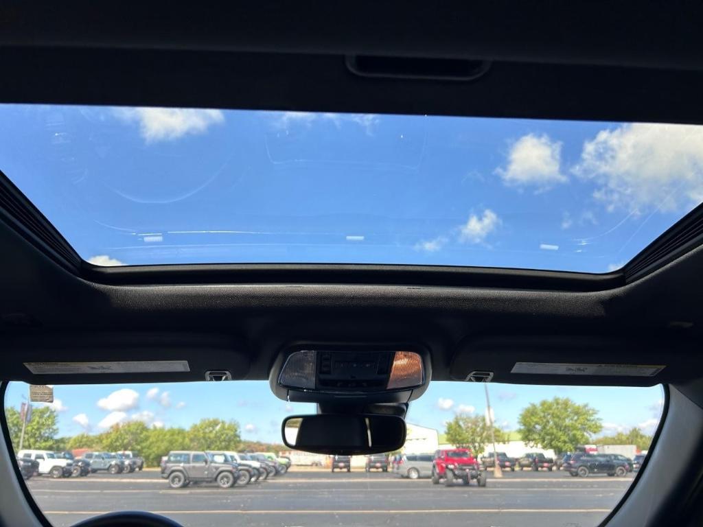 used 2021 Jeep Grand Cherokee car, priced at $23,362