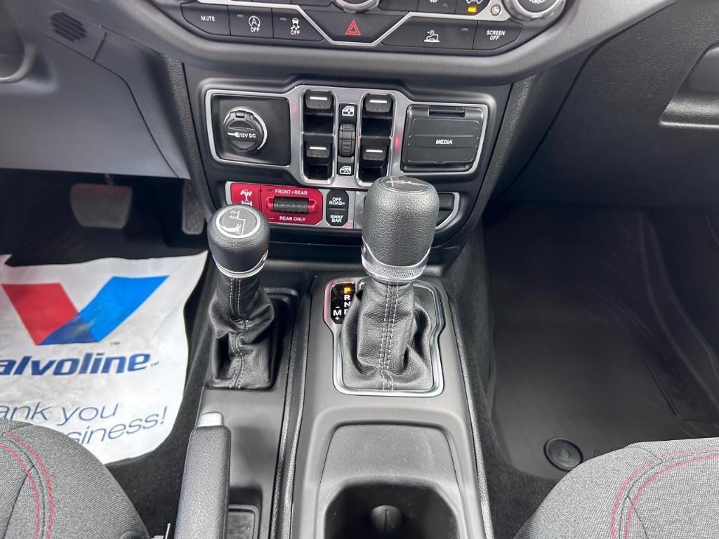 new 2025 Jeep Gladiator car, priced at $49,878