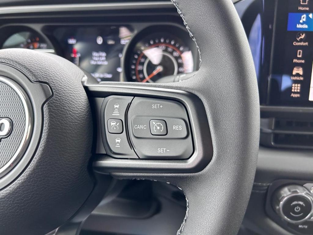 new 2025 Jeep Gladiator car, priced at $49,878