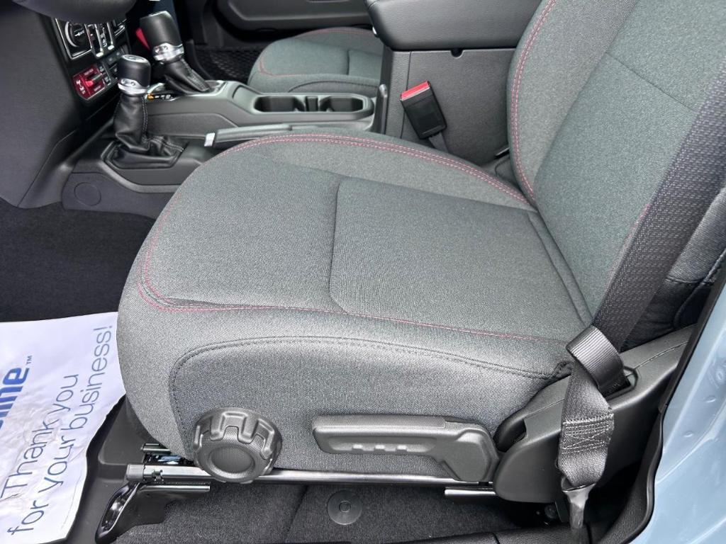 new 2025 Jeep Gladiator car, priced at $49,878