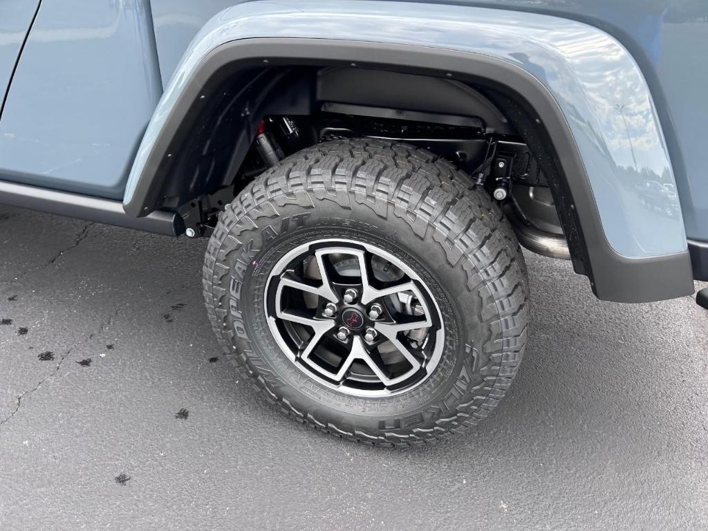 new 2025 Jeep Gladiator car, priced at $49,878