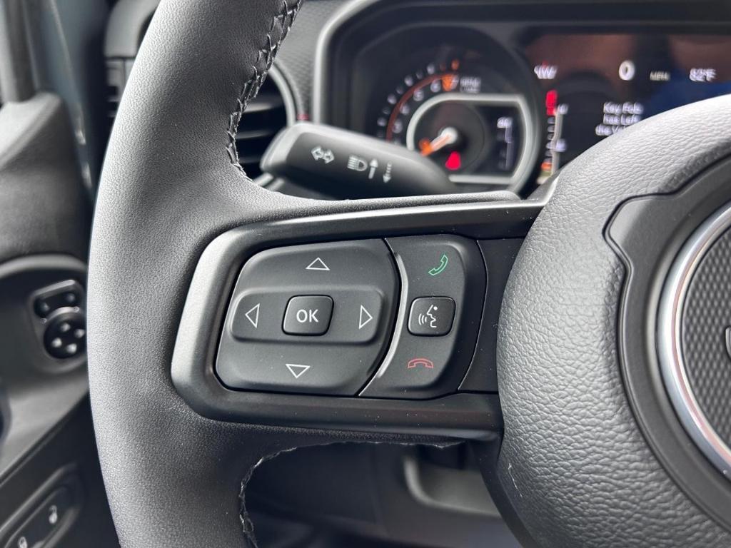 new 2025 Jeep Gladiator car, priced at $49,878