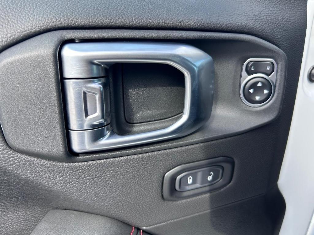 new 2025 Jeep Gladiator car, priced at $49,495